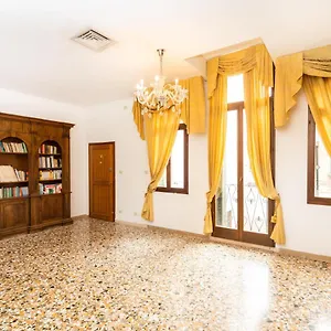 dimora-de-le-venice.hotelslidodijesolo.com/